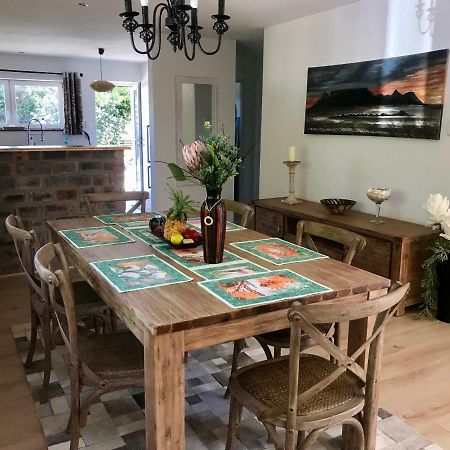 קייפטאון African Holiday Home In Table View מראה חיצוני תמונה